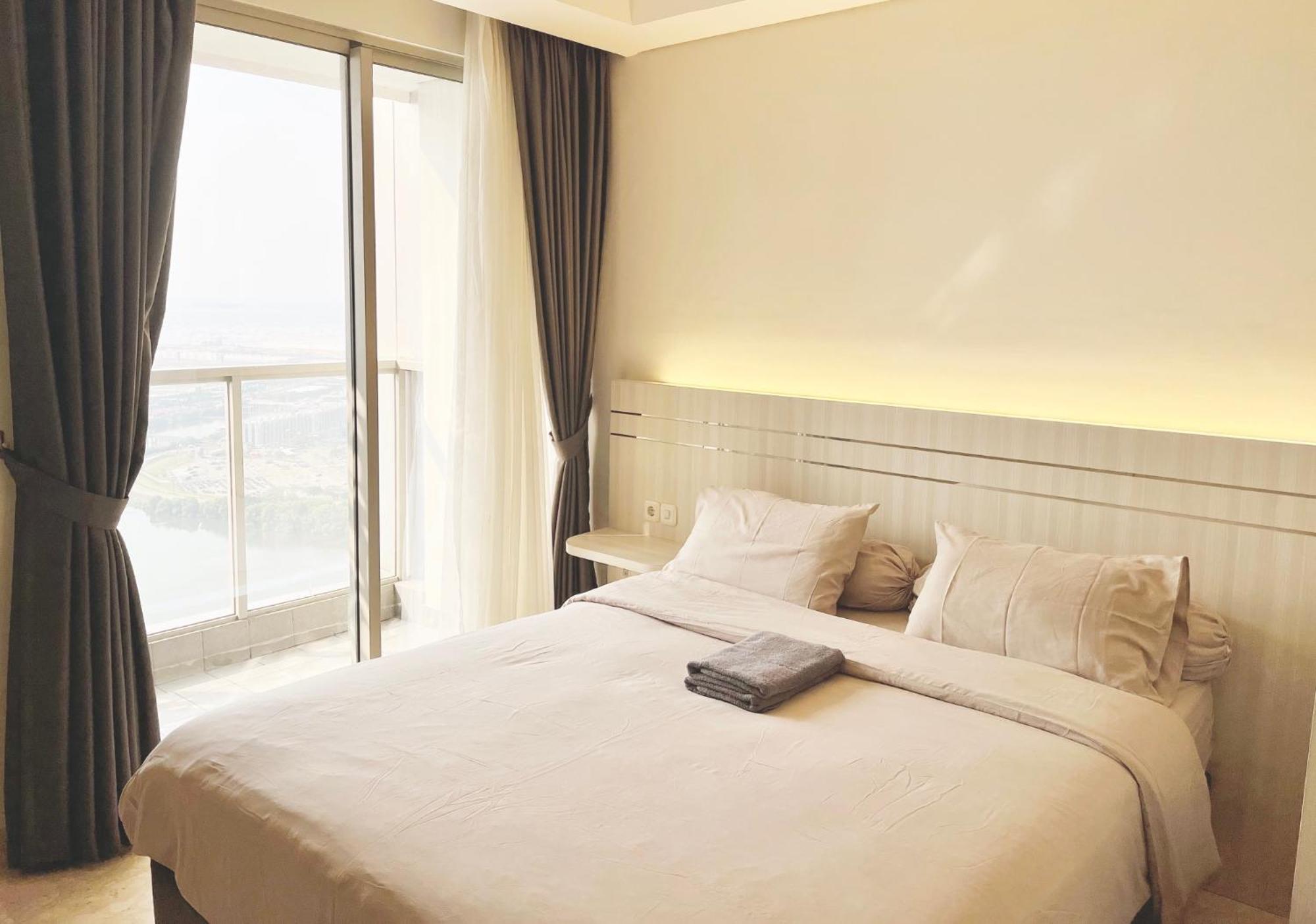 Gold Coast Sea View By Rentrooms Apartemen Jakarta