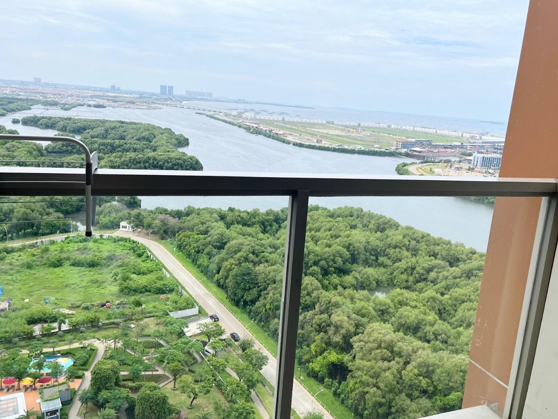 Apartemen Gold Coast Sea View By Rentrooms Jakarta